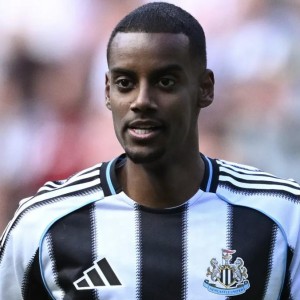 欧文：我不会批评伊萨克，球员短暂的职业生涯中机会很难得