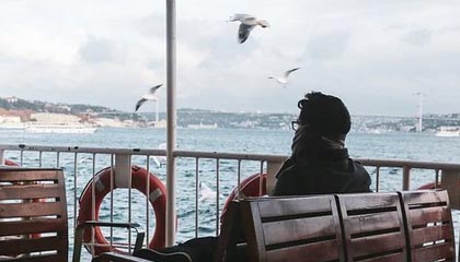 西甲官方：佩德里战莱万特轰出的世界波当选联赛8月最佳进球